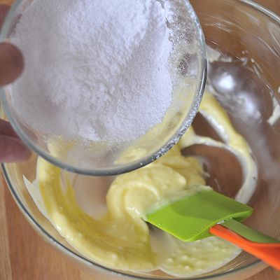 迷你菠萝奶油树莓挞