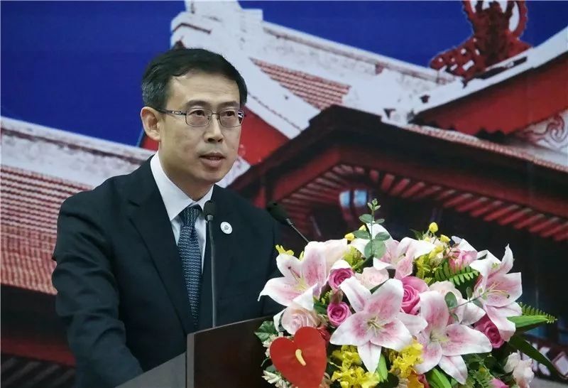 毕业了!学长说:我坚信20年后你们定会满载而归