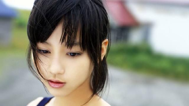 开怀时刻:快递员:有一封你的信件,路远,我给你念念吧……