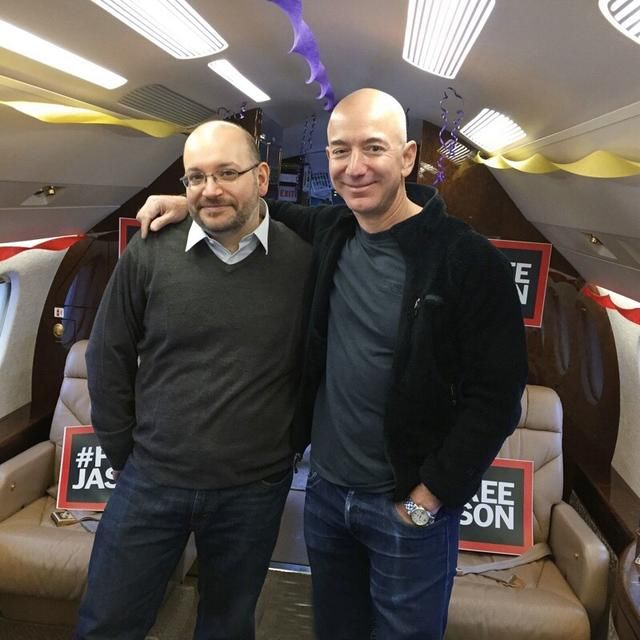 2018世界首富每天挣一亿美元,却只开这车,网友