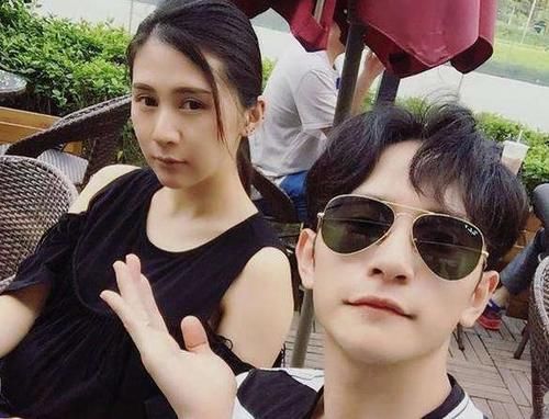 刘洲成为讨好直播间里的观众，自诩是拳王刘师傅，并公开售卖拳谱
