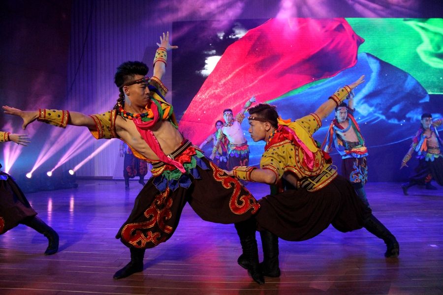 纪念改革开放四十周年传统文化进校园--内蒙古