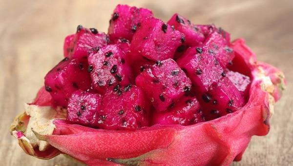 吃完火龙果后要当心,切忌碰一物,很多人却忽略