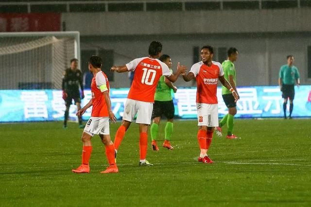 不惧风雨|姚翰林双响,拉斐尔建功,武汉卓尔队3