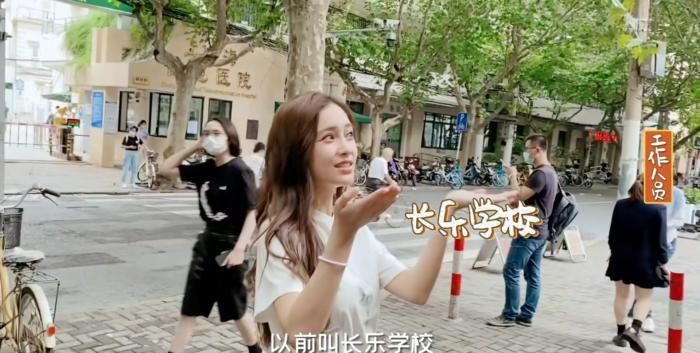 Angelababy（杨颖）┃拍照站立位置不重要，百姓心里的位置才最重要