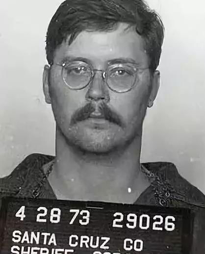 北大吴谢宇弑母案:也许我们都太关心犯罪动机