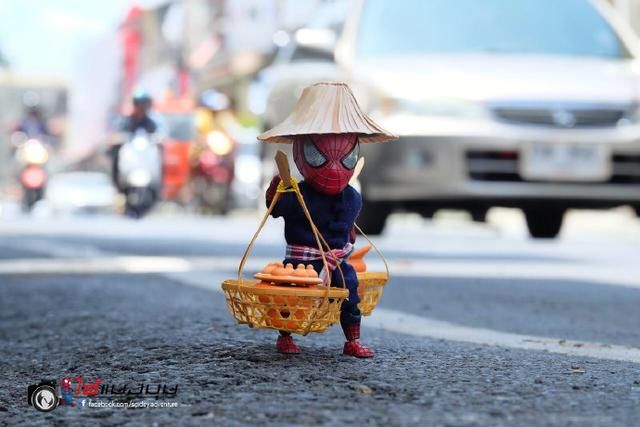 在泰国网友的镜头下,蜘蛛侠开始卖菜了