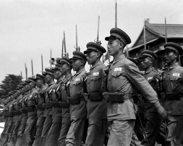 在中央警卫团中,他是唯一一位上将,也是周总理的首席保镖