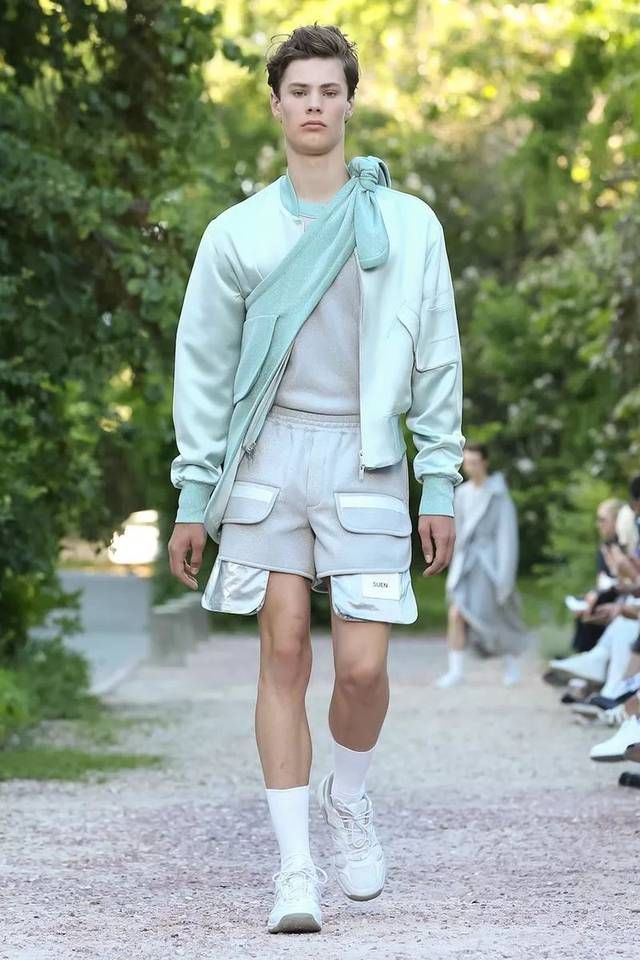 服装作为工作服算gdp吗_努力工作图片(3)