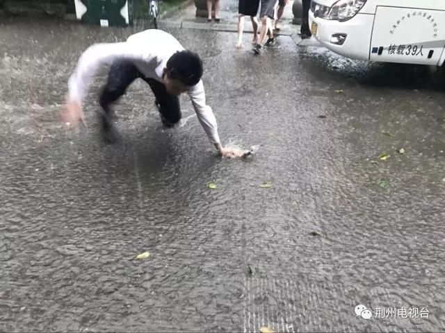 大雨+雷电！昨夜，多少人半夜被惊醒？接下来，更刺激……