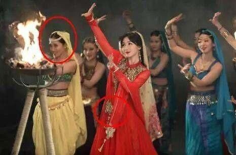 心动魄的穿帮镜头,迪丽热巴露了啥,火烧屁股了