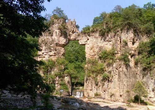 太原到陵川县;游览凤凰欢乐谷、龙峡湖，吃石头炒鸡蛋一日游攻略