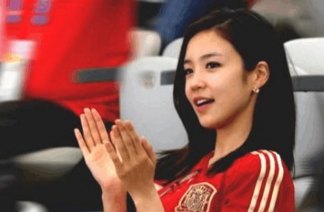 韩国女星张艺媛来世界杯,中国不能太逊色,网友