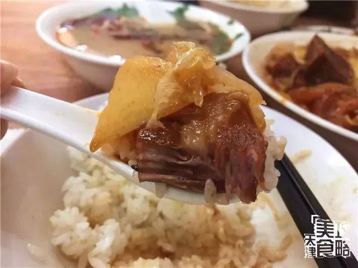 这家小店一开就是13年!主打羊汤，但去的人却都点炖牛肉?