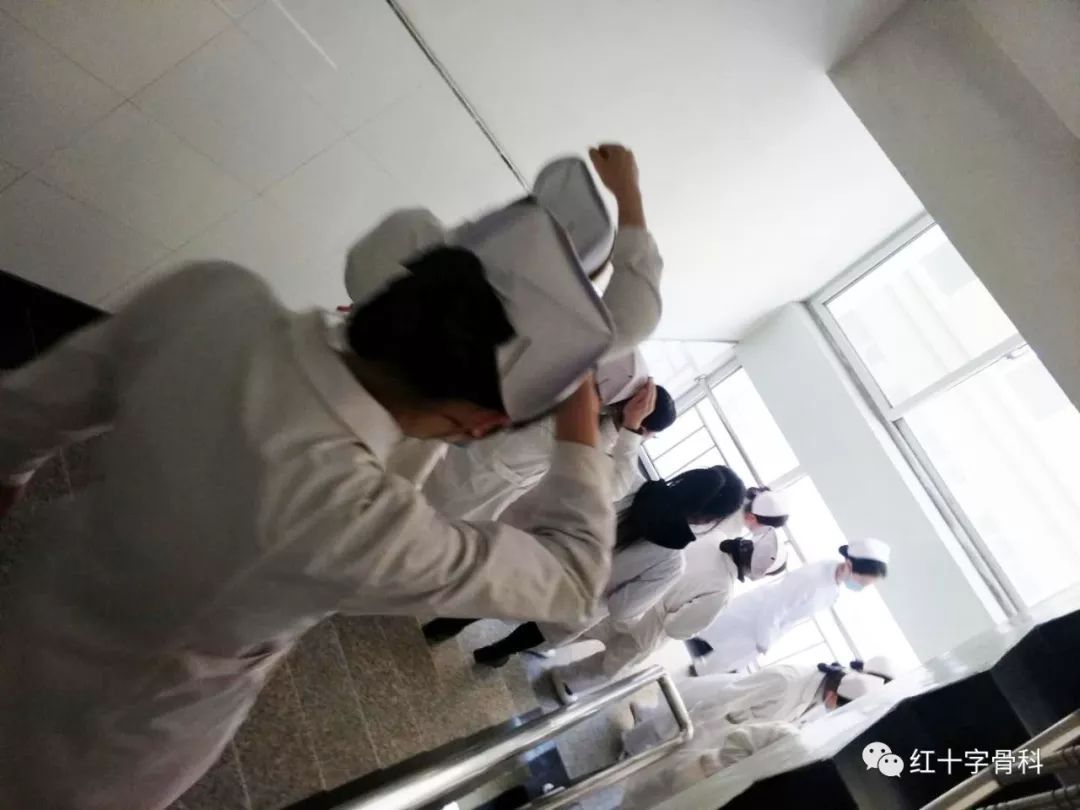 生命与时间赛跑- 红十字骨科医院进行地震应