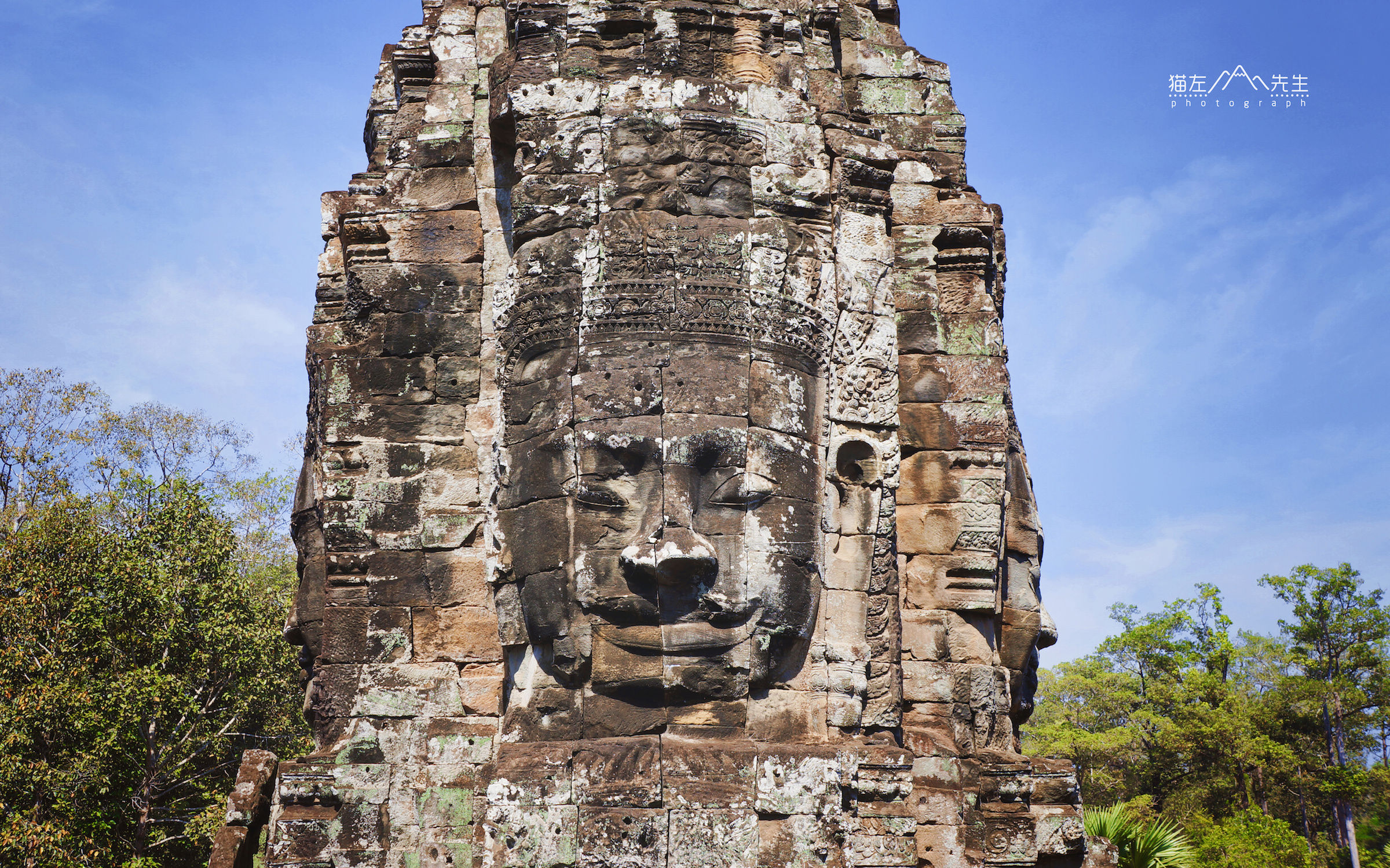 高棉的微笑，那笑脸是谁的?笑容里藏着一个佛系男子的传奇人生