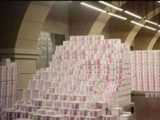 《西虹市首富》中十亿现金去掉特效竟然是这样子?沈腾
