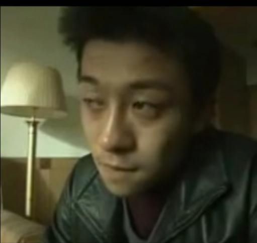 亲妈是制片人，干妈是知名导演，有演技有颜值他却平淡存在了20年