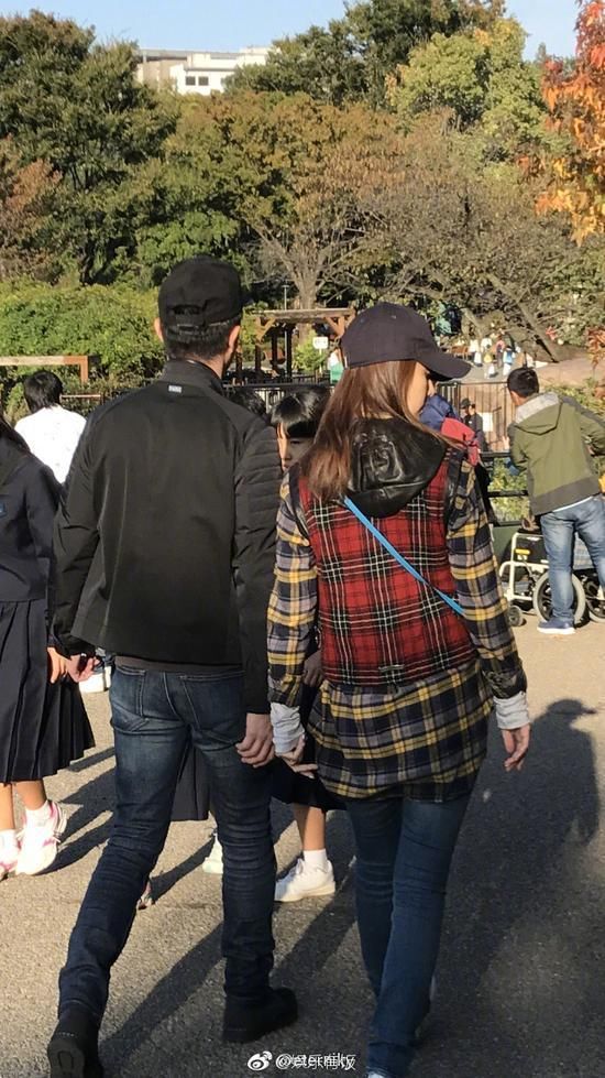 霍建华林心如红叶季游日本不牵手,网友评论怎