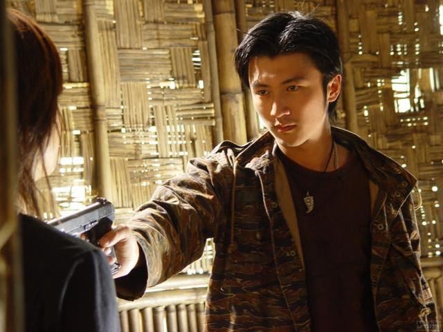 谢霆锋舞台献唱个性又炫酷,发型抢镜,网友:和1