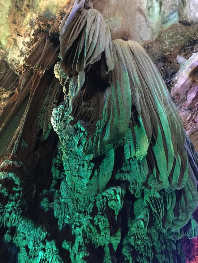 “游了银子岩,一世不愁钱”是否是真的?