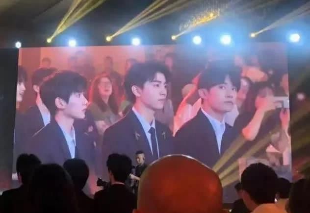 王俊凯和易烊千玺谁个子高