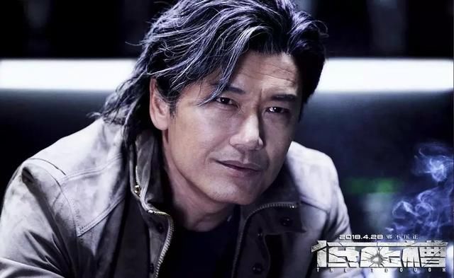 《低压槽:欲望之城》|一部渣渣辉自传式的影