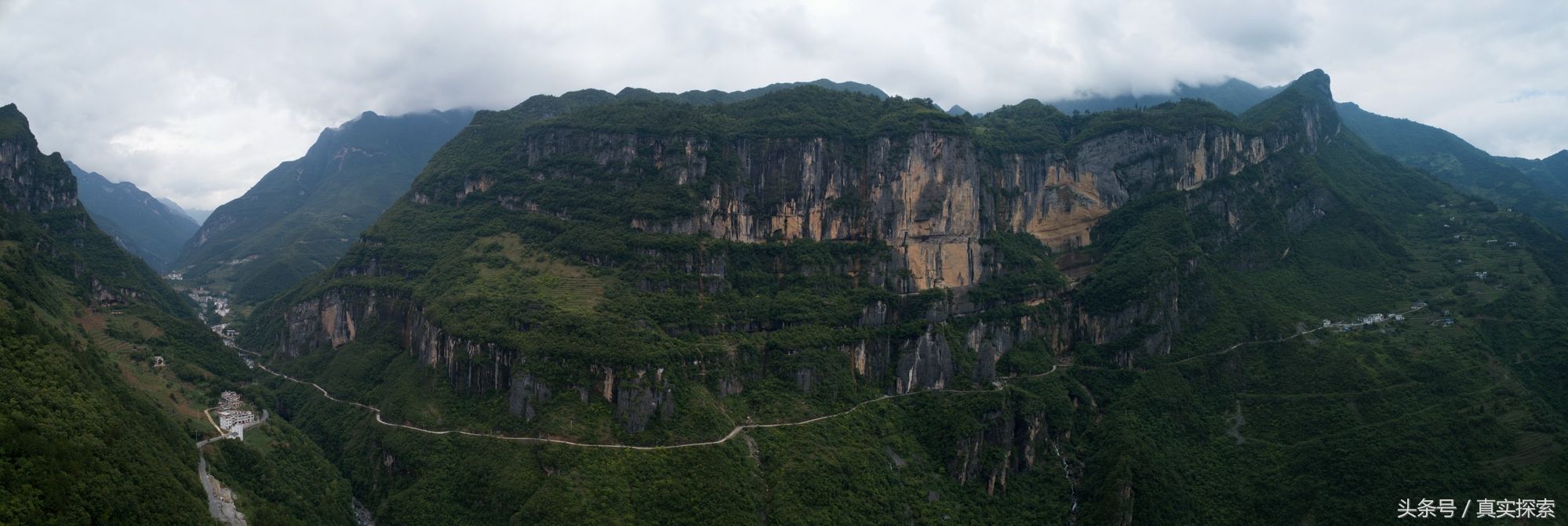 湖北神农架大九湖到重庆巫山当阳大峡谷的罕见超级大瀑布 超百米