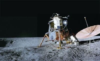 何时载人登月图片