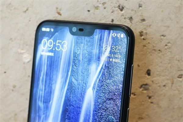 不怼友商的发布会,诺基亚X6,铃声一响,热泪盈眶