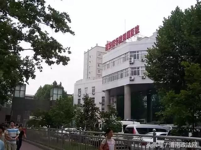 突发!西安西三环一公交发生伤人事件 多人受伤