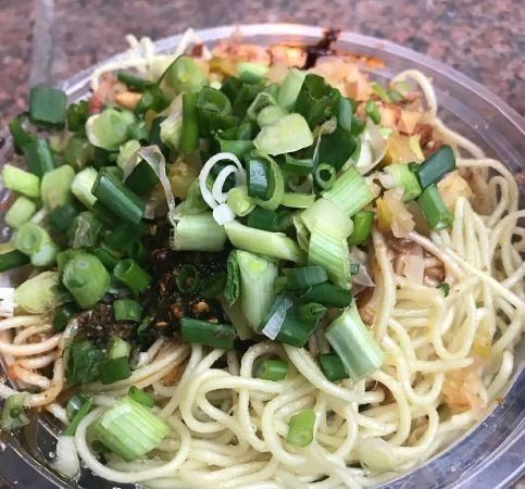 重庆这几家凉面 排队到脚杆打散散都要吃！