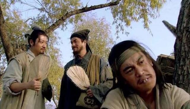 智取生辰纲吴用的计谋漏洞百出,杨志为何没看