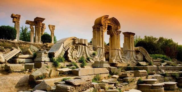 83岁老人花三百亿重建圆明园,曾遭专家反对,现在已经快要完工了