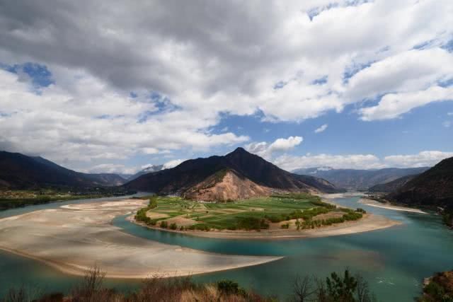 这是一个美丽的传说，现实版距丽江60公里风景奇特却不通公交车