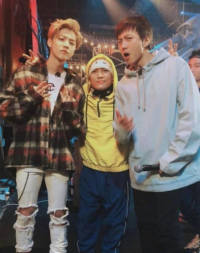 热血街舞团邓超帮唱助阵鹿晗,cos迈克尔杰克逊