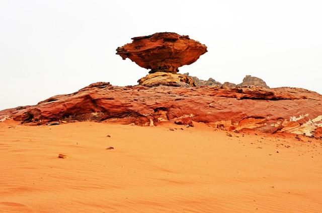 约旦之旅:玫瑰沙漠瓦迪拉姆