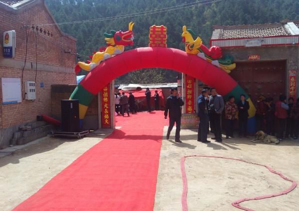 老家拆迁80万，妈把钱全给弟弟，弟弟结婚后她来我家，我气笑了