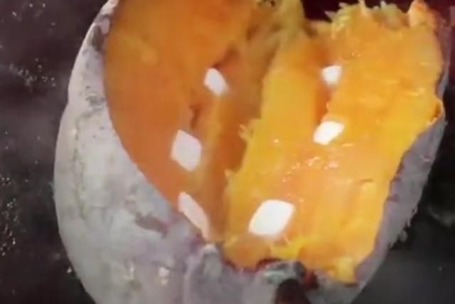 当中国的烤红薯遇上外国的芝士，这味道简直就是绝配呀