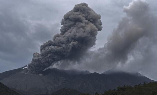 地球“发怒”,美日火山都喷了!霍金预言的2600年人类结果存在吗?