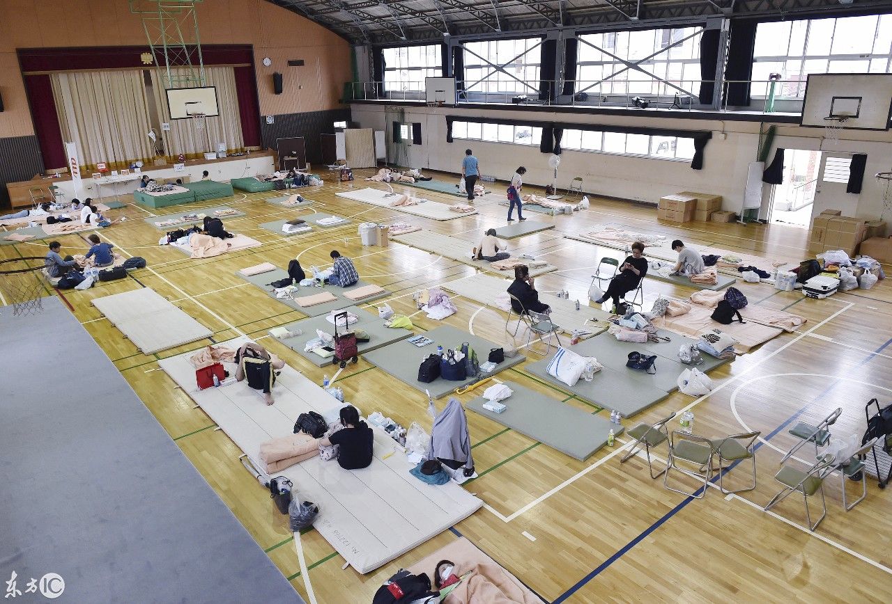 大阪县北部的日本地震,震中的深度约为13公里