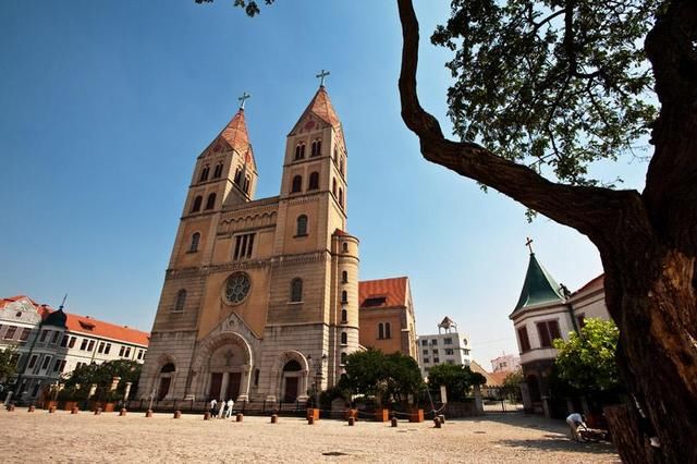 红瓦绿树碧海蓝天的青岛,除了免费的啤酒还有什么好玩的?