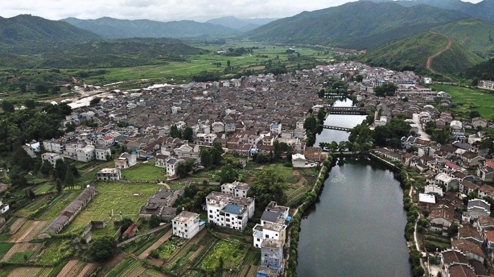 航拍江西流坑千年古村，上帝的视觉发现古人的建筑布局