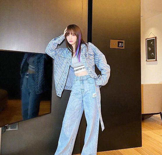 有种众望所归叫李小璐,女团风制服拍封面,复出不演戏当歌手
