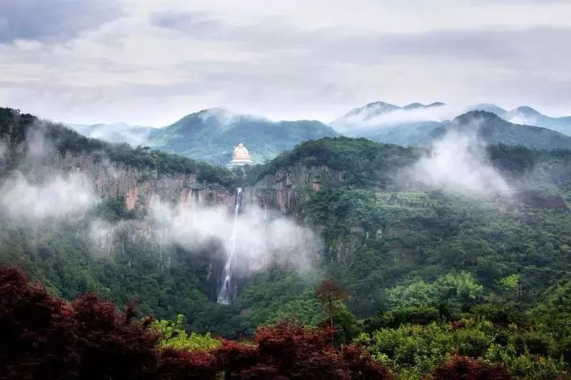 终于来了!浙江最长高空玻璃栈道开放!敢走我敬你是条汉子!