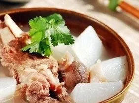 大骨汤怎么熬才能营养好喝?教你6个小窍门~