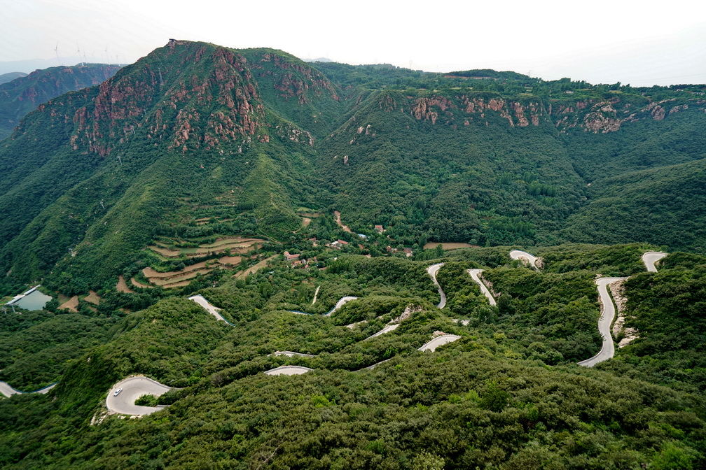 伏羲山栈道:人生都会有恐惧和害怕，关键时谁来牵手伴你走过