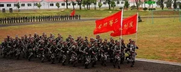 新条令下,部队体能训练如何给官兵养狼性洗佛