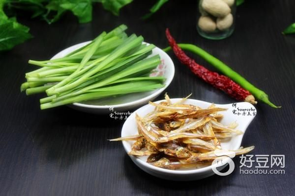 初夏之味开胃下饭菜，韭菜炒河鱼干