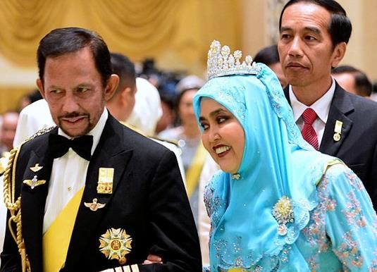 各国领导人的年薪:英国女王29亿仅排第2,第1